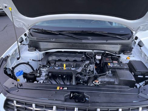 Used 2025 Hyundai Venue SEL FWD image 40