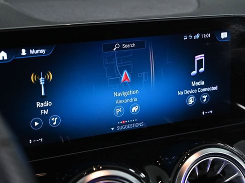 Used 2022 Mercedes-Benz GLB 35 AMG 4MATIC image 19