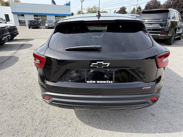 New 2026 Chevrolet Trax RS w/ Sunroof Package FWD image 4