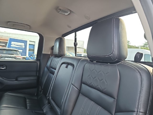 Used 2022 Nissan Frontier SV w/ SV Premium Package AWD/4WD image 13