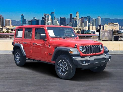 Used 2025 Jeep Wrangler Unlimited Sport AWD/4WD image 3