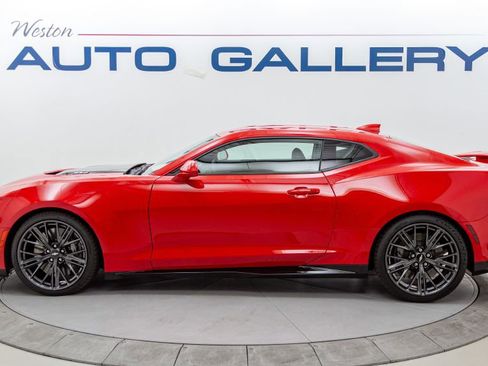 Used 2018 Chevrolet Camaro ZL1 image 2