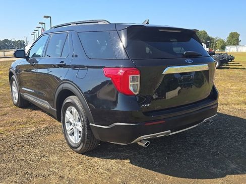 Used 2024 Ford Explorer XLT w/ Equipment Group 202A image 3