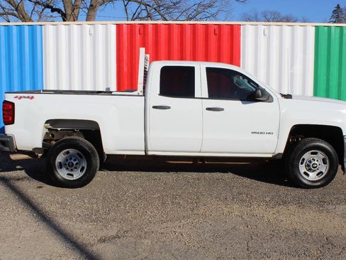Used 2015 Chevrolet Silverado 2500 W/T AWD/4WD image 5