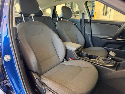 Used 2025 Kia K4 LXS FWD image 32