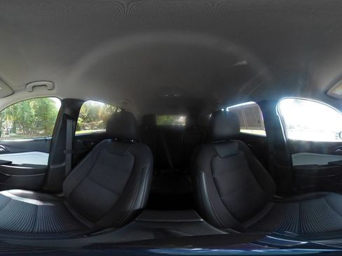 Used 2025 Chevrolet Trax LT FWD image 43