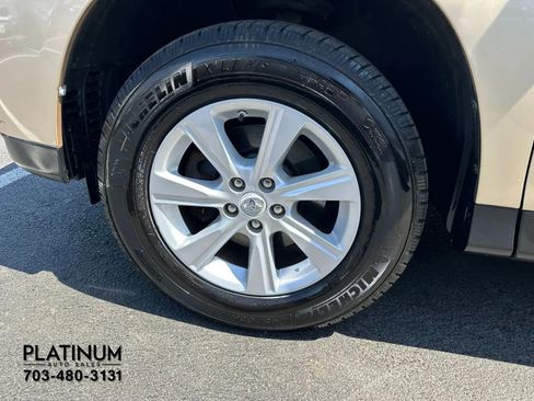 Used 2011 Toyota Highlander SE w/ Tow Pkg AWD/4WD image 23