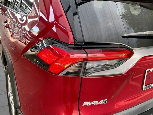 Used 2019 Toyota RAV4 Limited w/ Cold Weather Package FWD image 28