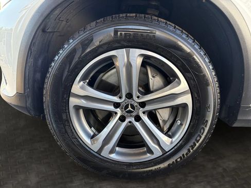 Used 2019 Mercedes-Benz GLC 300 4MATIC image 36