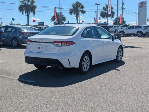 Certified 2025 Toyota Corolla LE image 3