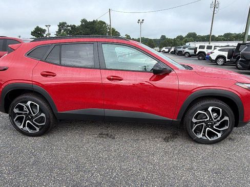 New 2026 Chevrolet Trax RS w/ Sunroof Package FWD image 8