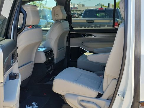 New 2026 Jeep Grand Wagoneer Limited AWD/4WD image 12