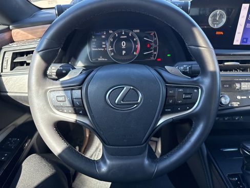 Used 2023 Lexus ES 250 w/ Premium Package image 18
