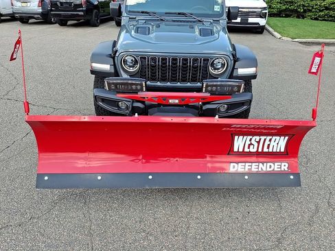Used 2024 Jeep Wrangler Rubicon AWD/4WD image 13