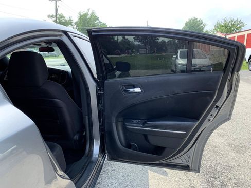 Used 2012 Dodge Charger SE RWD image 29