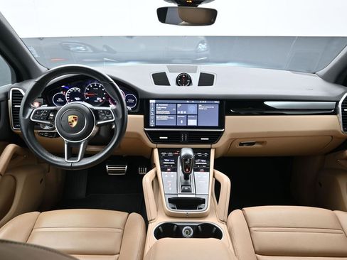 Certified 2021 Porsche Cayenne S image 18