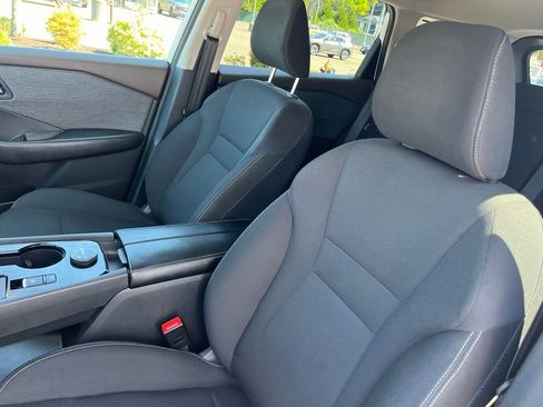 Used 2023 Nissan Rogue S AWD/4WD image 14