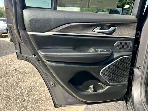 Used 2024 Jeep Grand Cherokee Limited 4xe image 23