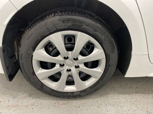 Used 2026 Toyota Corolla LE FWD image 7