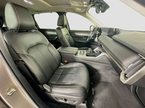 Used 2025 MAZDA CX-90 3.3 Turbo w/ Preferred Package AWD/4WD image 33