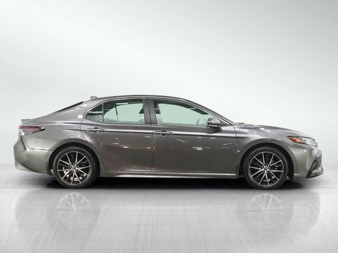 Used 2023 Toyota Camry XLE FWD image 7