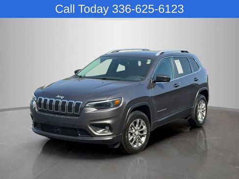 Used 2021 Jeep Cherokee Latitude Lux w/ Sun & Sound Group AWD/4WD image 2