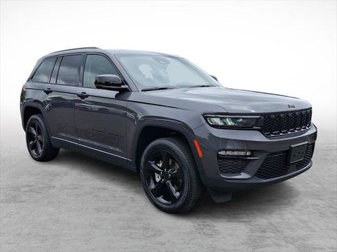 Certified 2024 Jeep Grand Cherokee Limited w/ Black Appearance Package AWD/4WD image 7