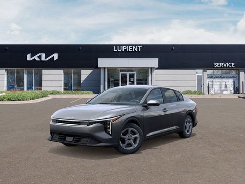 New 2025 Kia K4 LXS image 2