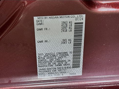 Used 2025 Nissan Altima 2.5 SV FWD image 12