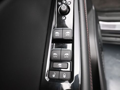 Used 2025 Jeep Wagoneer S Limited image 16