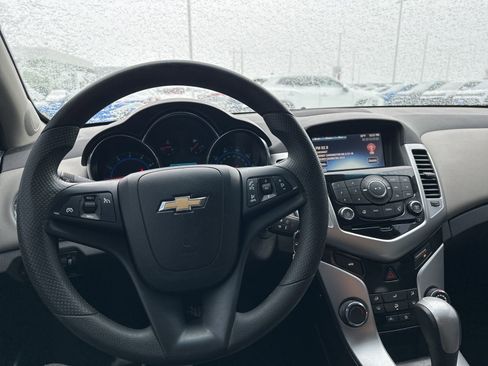 Used 2016 Chevrolet Cruze LT w/ Sun And Sound Package image 21