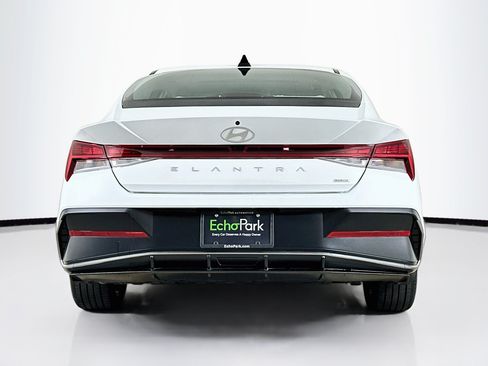 Used 2026 Hyundai Elantra Limited FWD image 7
