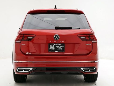 Used 2024 Volkswagen Tiguan SEL R-Line image 9
