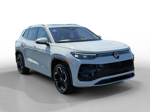 Certified 2025 Volkswagen Tiguan SEL R-Line AWD/4WD image 7
