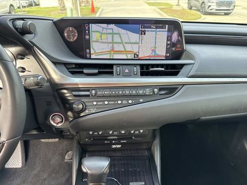 Used 2019 Lexus ES 350 Ultra Luxury image 25