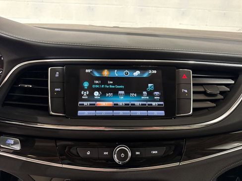 Used 2019 Buick Enclave Essence image 42