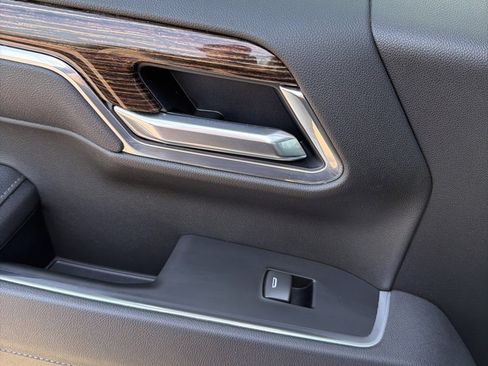 Used 2025 GMC Sierra 1500 Elevation image 43