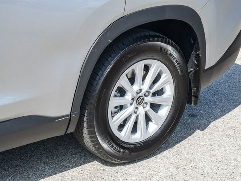 Used 2025 Toyota Grand Highlander AWD Hybrid image 11