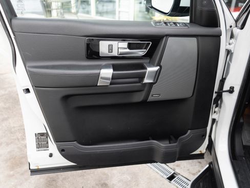 Used 2016 Land Rover LR4 HSE Silver Edition AWD/4WD image 10