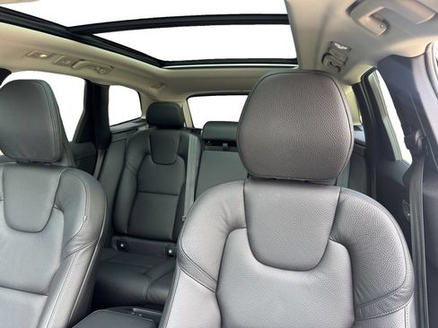 Certified 2023 Volvo XC60 B5 Plus w/ Climate Package AWD/4WD image 22