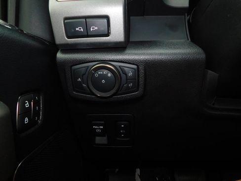 Used 2019 Ford F150 Raptor w/ Equipment Group 802A Luxury AWD/4WD image 31