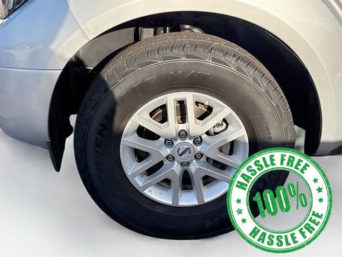 Used 2017 Nissan Frontier SV image 3