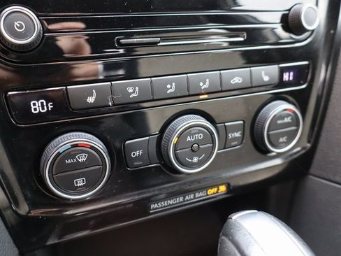 Used 2021 Volkswagen Passat 2.0T R-Line image 21