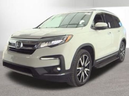 Used 2021 Honda Pilot Touring image 2