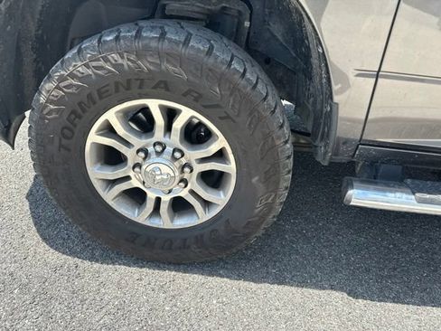 Used 2015 RAM 2500 Tradesman w/ Chrome Appearance Group AWD/4WD image 3
