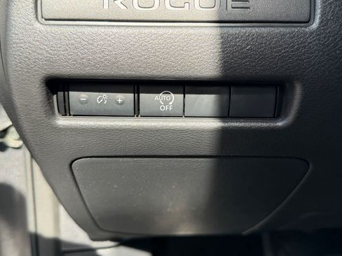 Used 2024 Nissan Rogue S FWD image 15