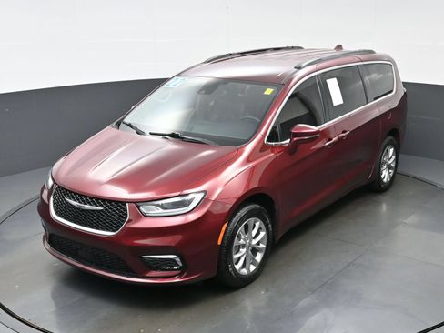 Used 2022 Chrysler Pacifica Touring-L AWD/4WD image 36
