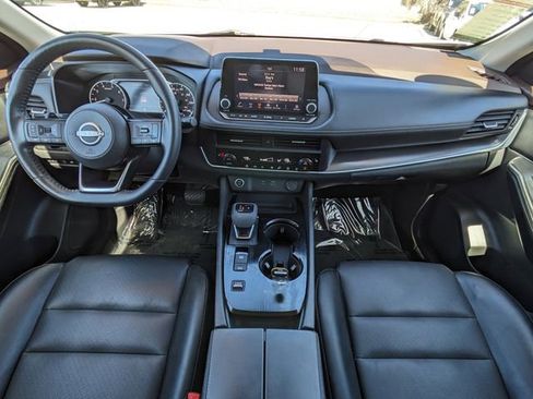 Used 2023 Nissan Rogue SV w/ SV Premium B Package image 16