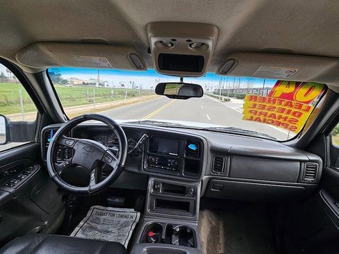 Used 2004 Chevrolet Silverado 2500 LT w/ Skid Plate Package image 12