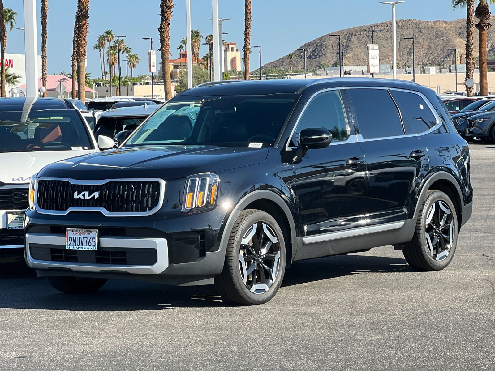 Used 2024 Kia Telluride EX w/ EX Captain's Chair Package FWD image 7